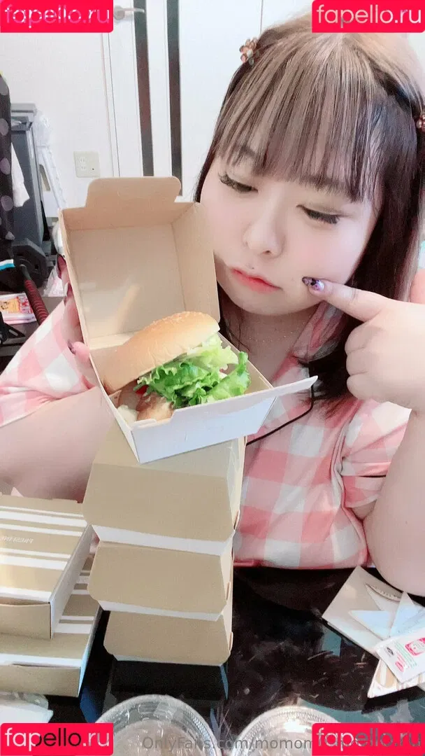 momom0_momochan Onlyfans Photo Gallery 