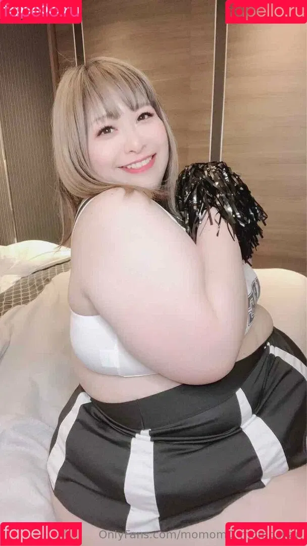 momom0_momochan Onlyfans Photo Gallery 