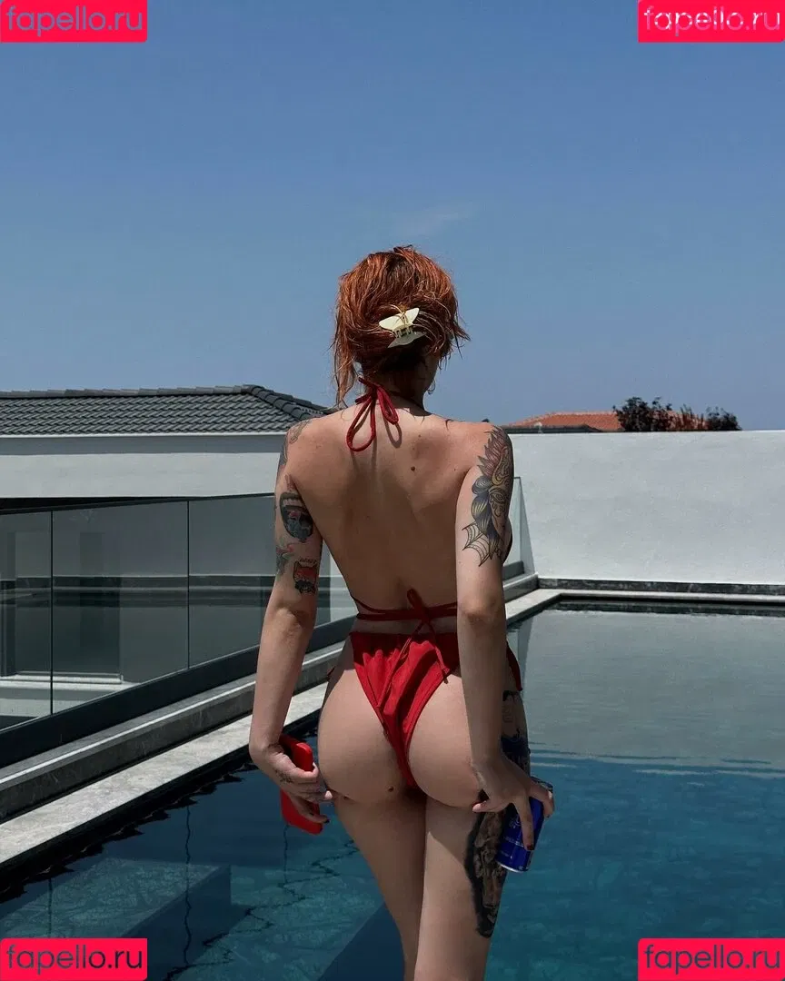 anthealefteria Onlyfans Photo Gallery 