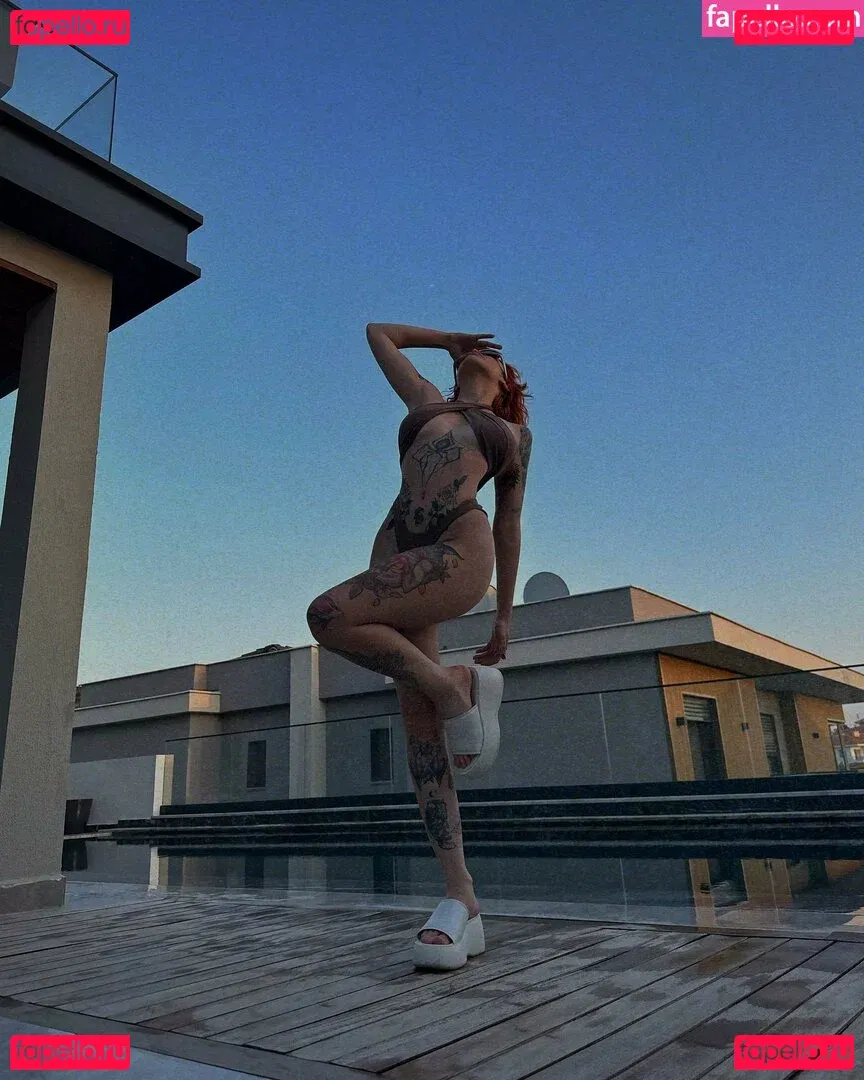 anthealefteria Onlyfans Photo Gallery 