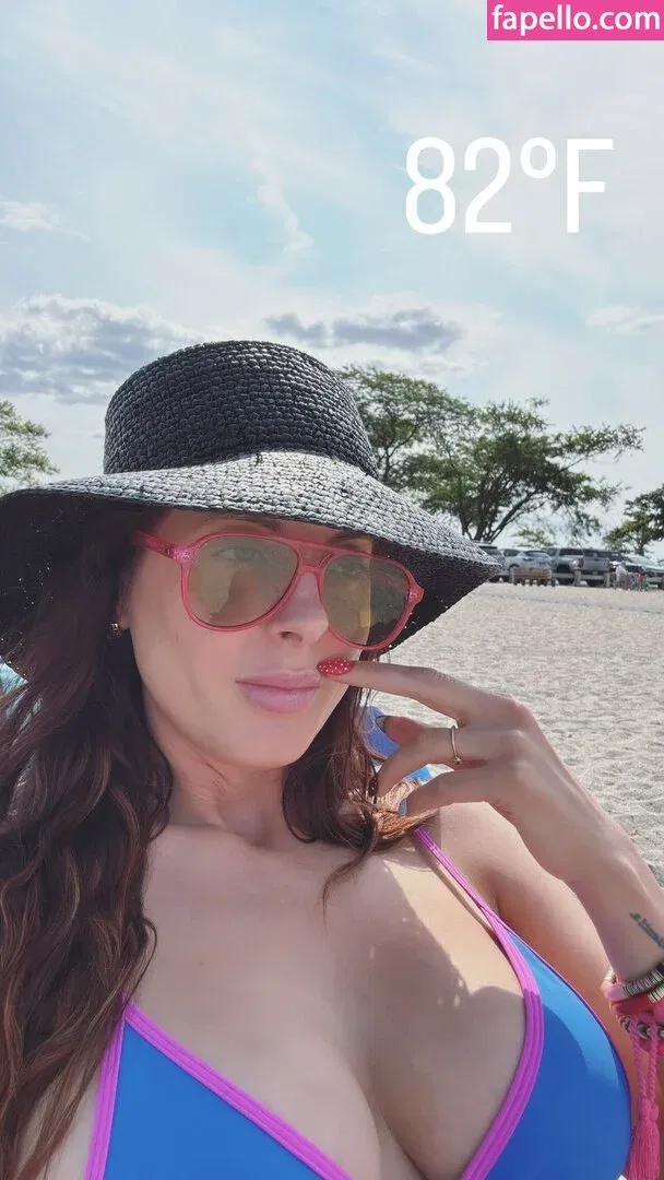 AniRay Onlyfans Photo Gallery 