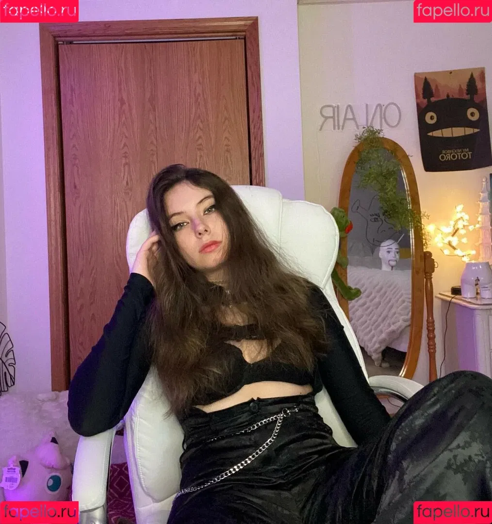 CruelRice Onlyfans Photo Gallery 