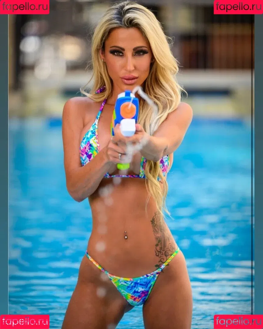 Robin Banks Onlyfans Photo Gallery 
