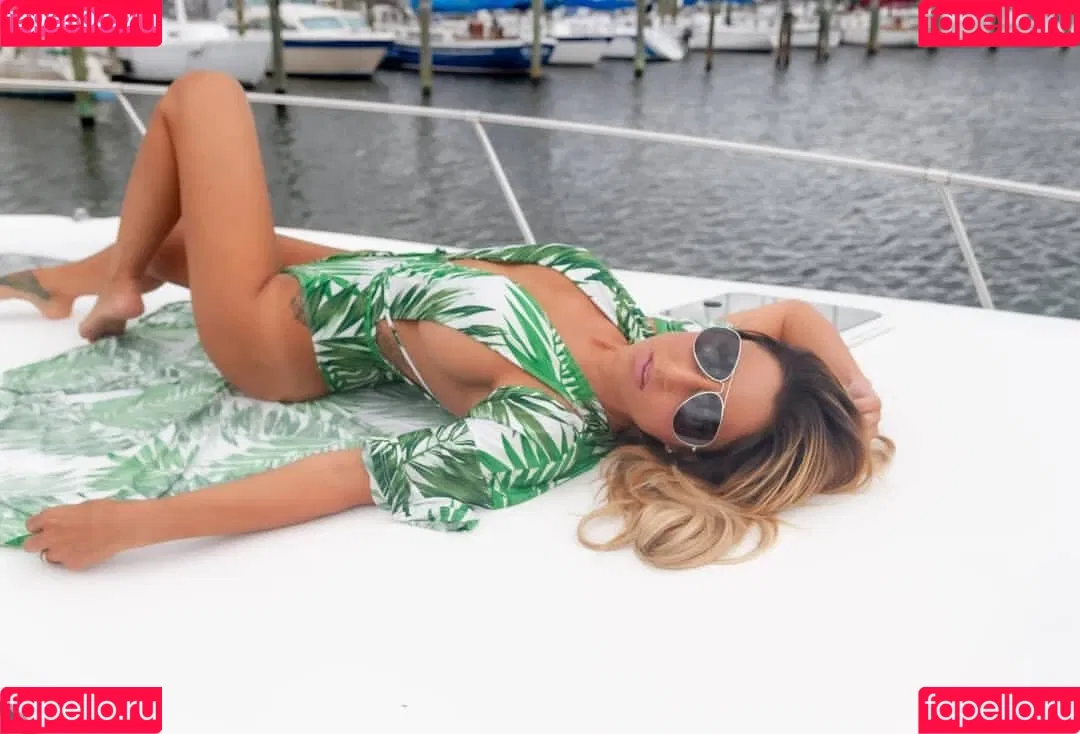 Robin Banks Onlyfans Photo Gallery 
