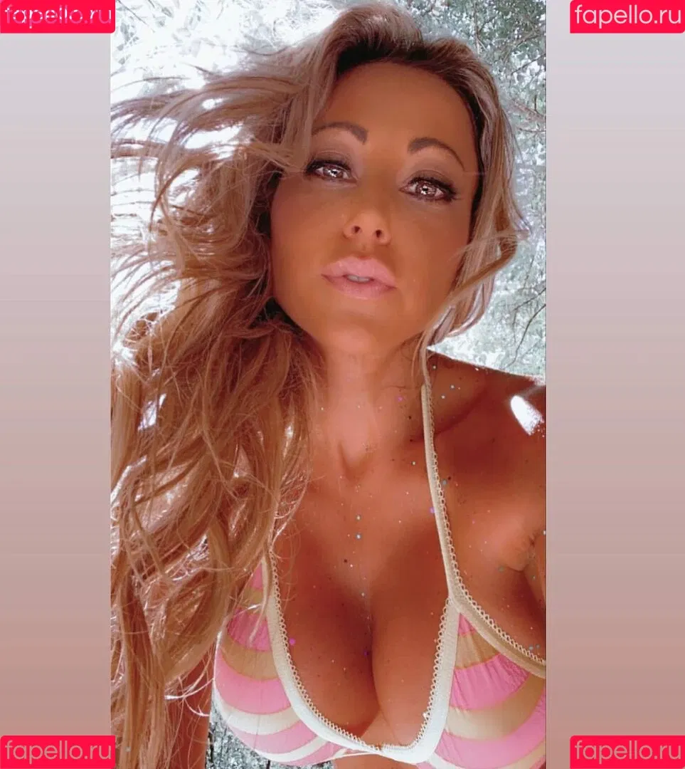 Robin Banks Onlyfans Photo Gallery 