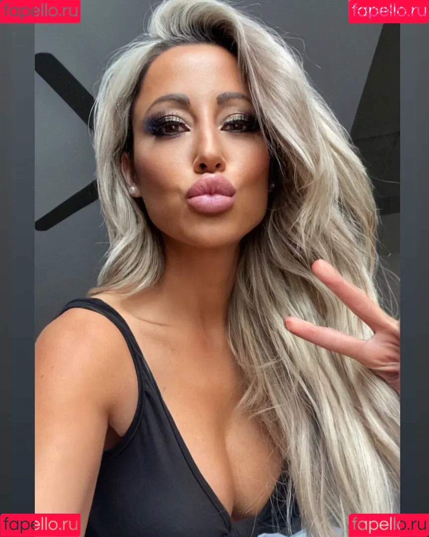 Robin Banks Onlyfans Photo Gallery 