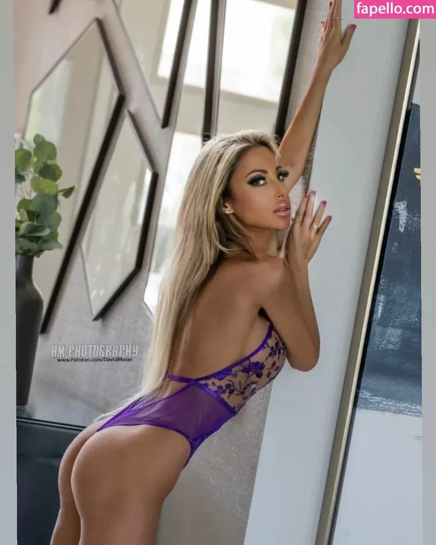 Robin Banks Onlyfans Photo Gallery 