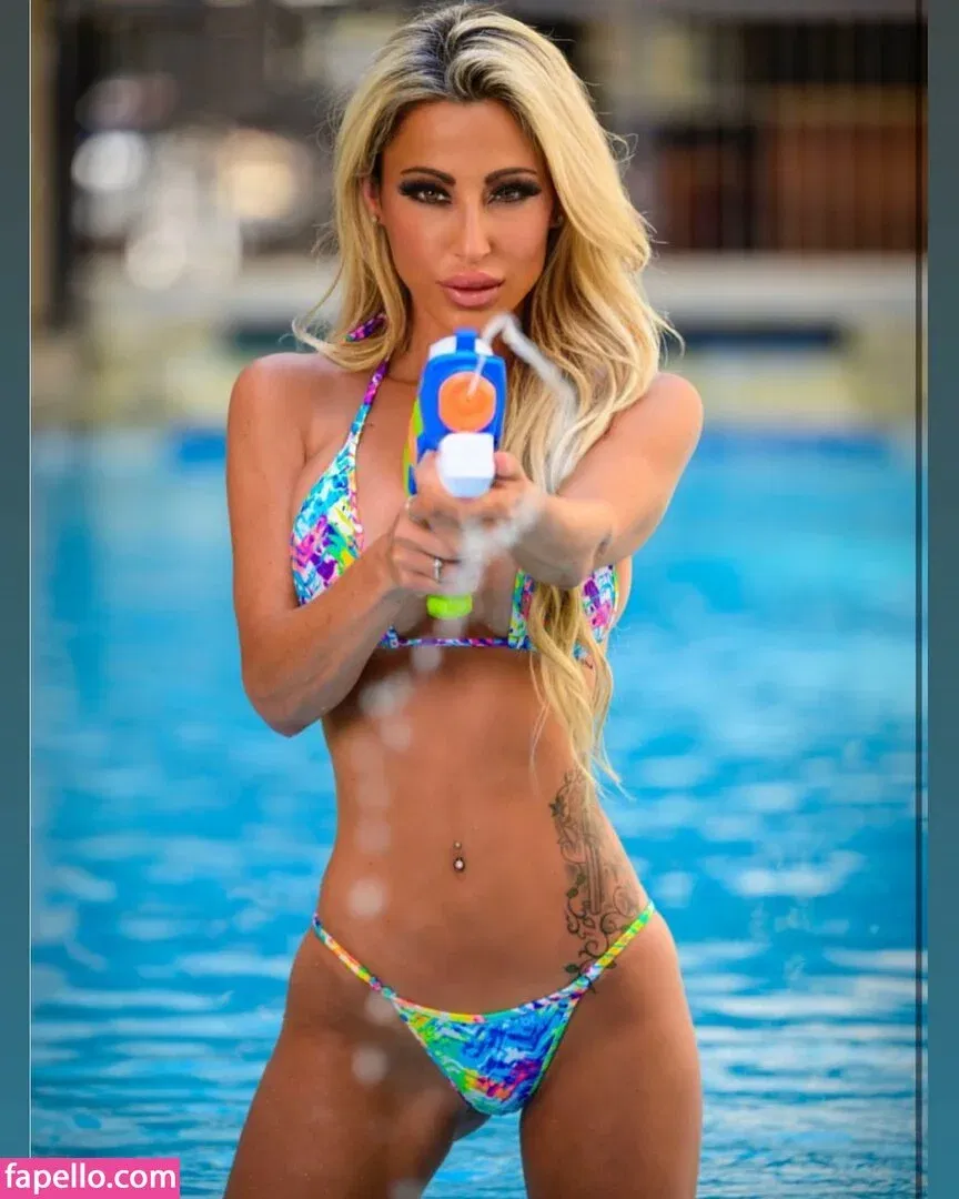 Robin Banks Onlyfans Photo Gallery 