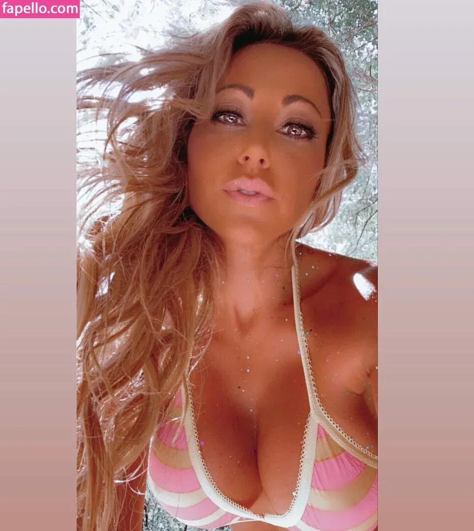 Robin Banks Onlyfans Photo Gallery 