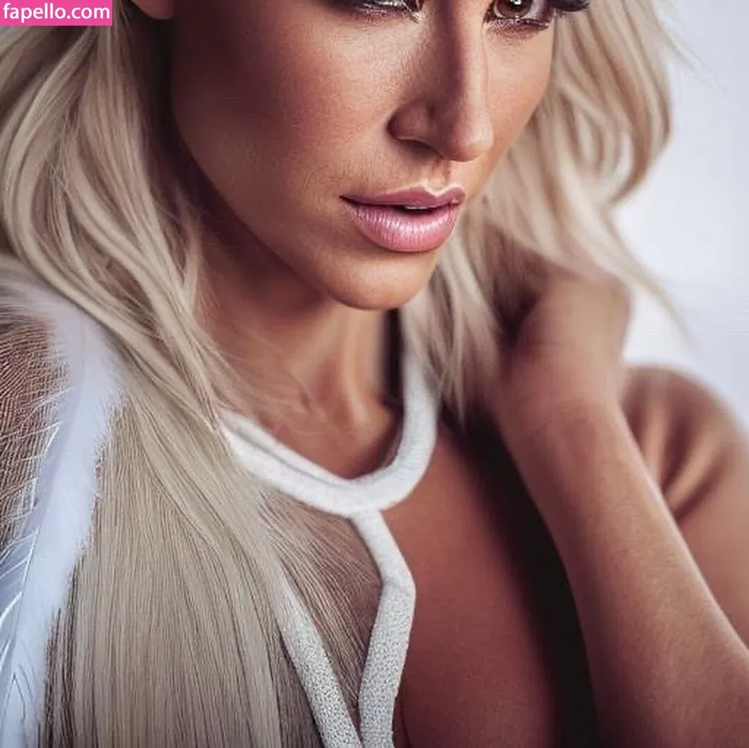 Robin Banks Onlyfans Photo Gallery 