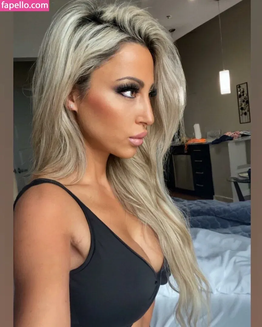 Robin Banks Onlyfans Photo Gallery 