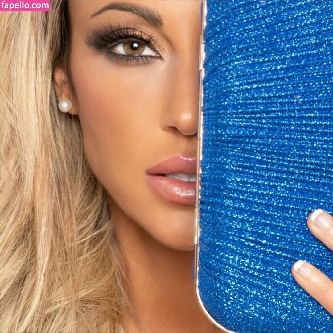 Robin Banks Onlyfans Photo Gallery 