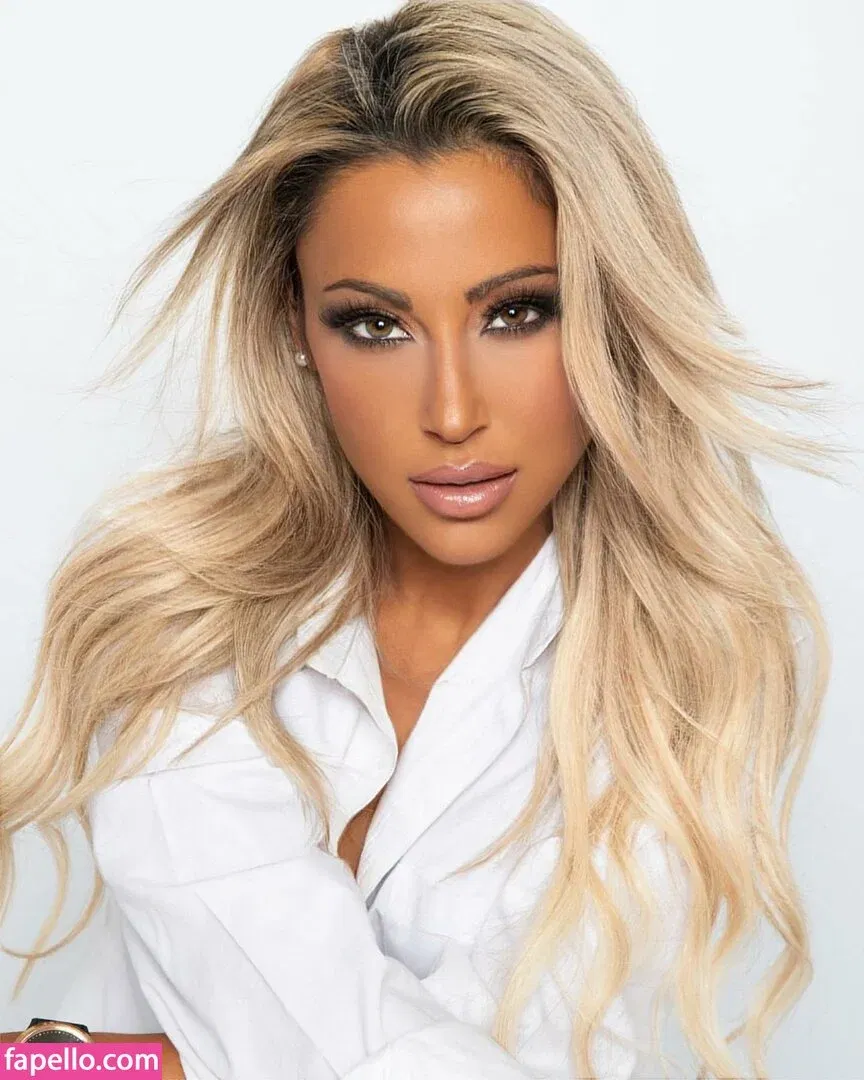 Robin Banks Onlyfans Photo Gallery 