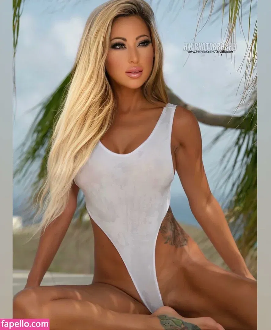 Robin Banks Onlyfans Photo Gallery 