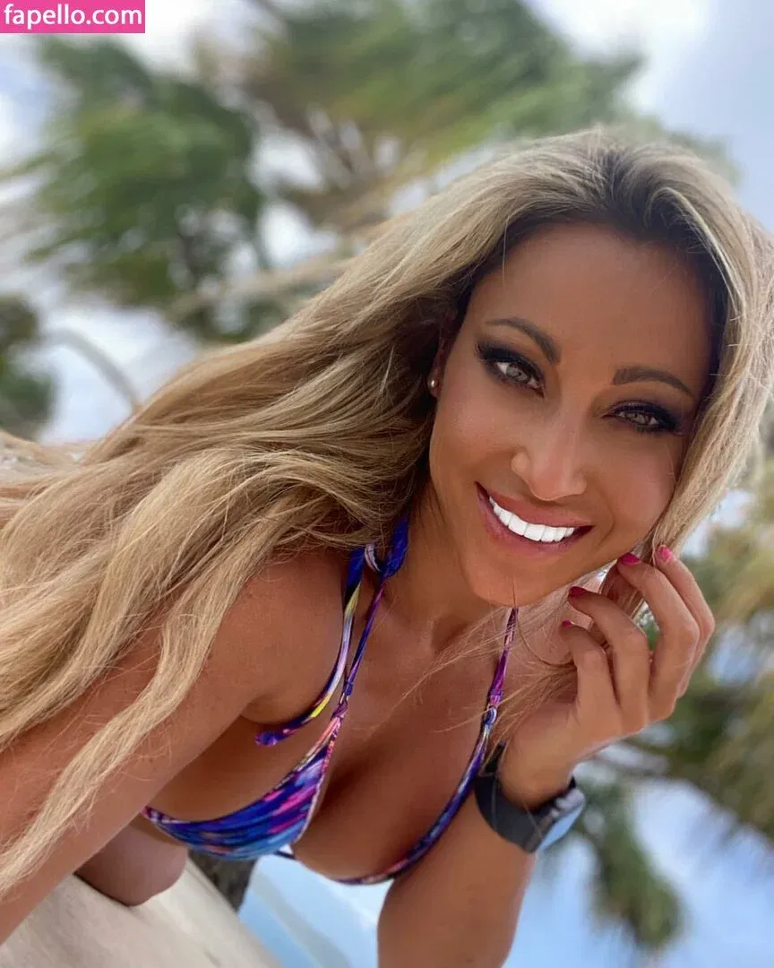 Robin Banks Onlyfans Photo Gallery 