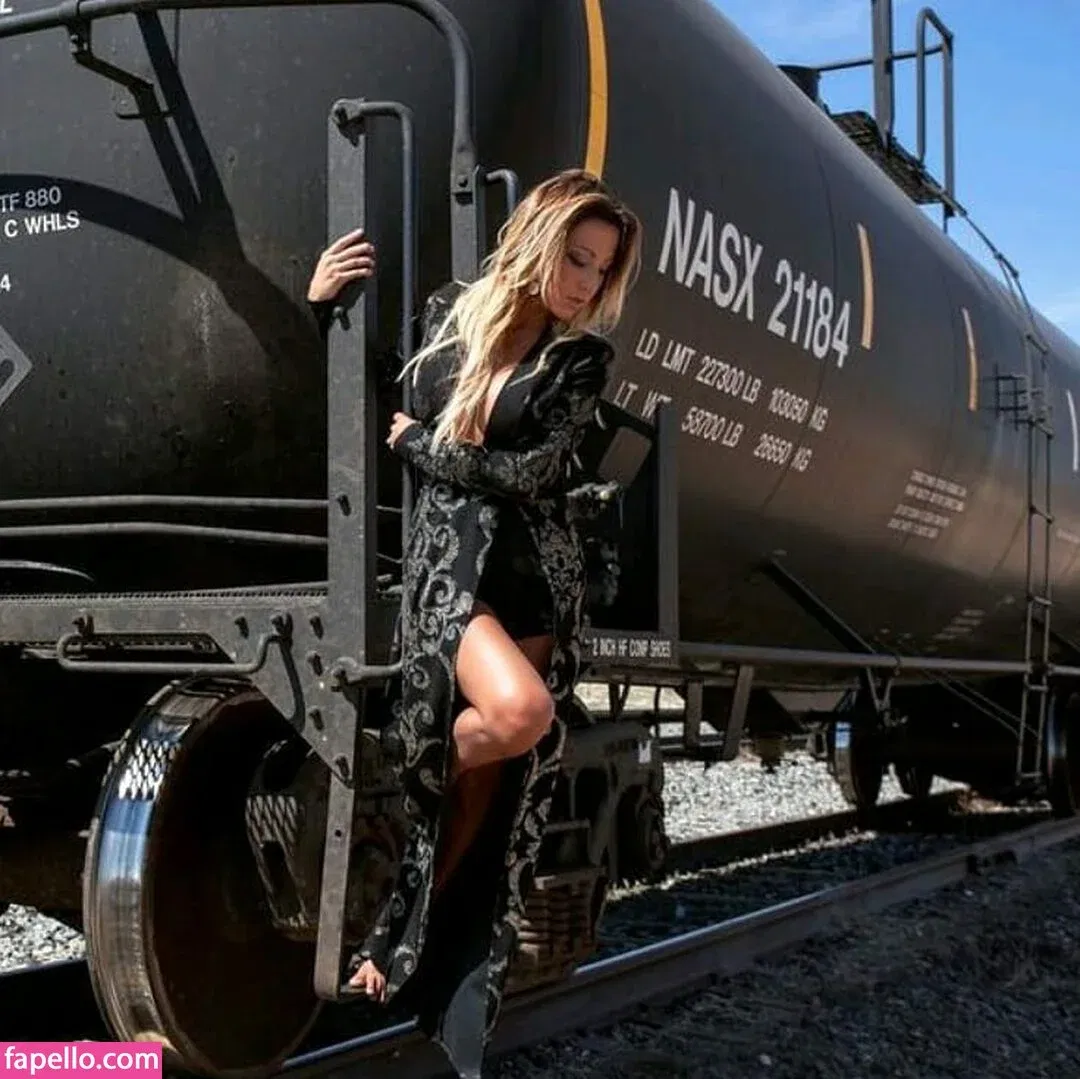 Robin Banks Onlyfans Photo Gallery 