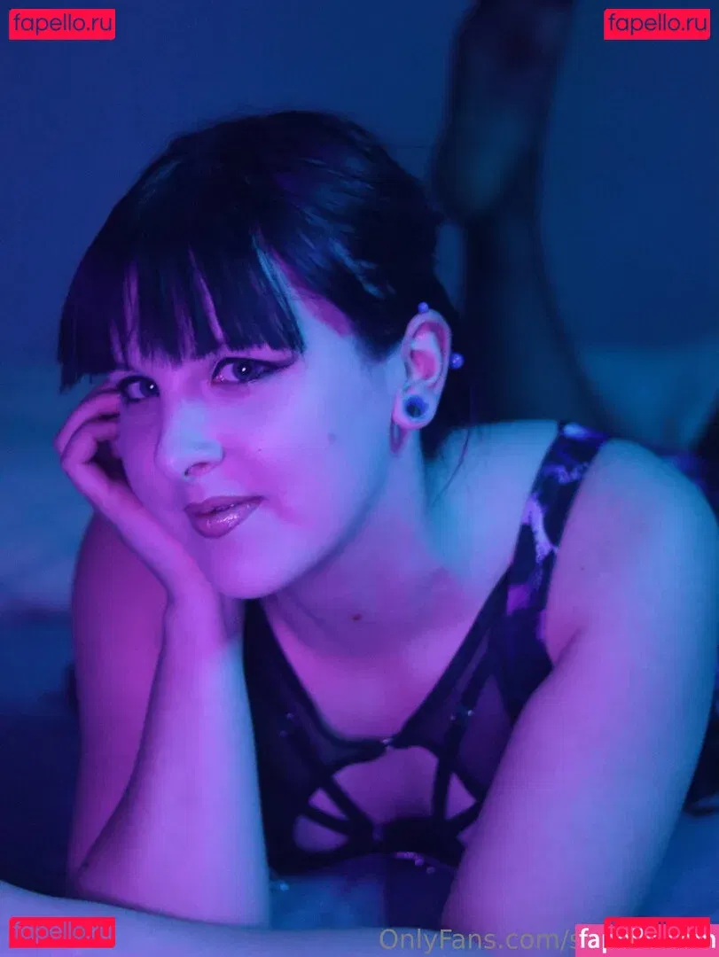 small.waifu Onlyfans Photo Gallery 