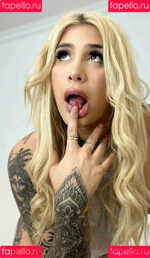 bri.ts Onlyfans Photo Gallery 