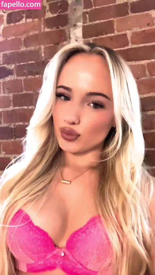 Mia Winward Dunn Onlyfans Photo Gallery 