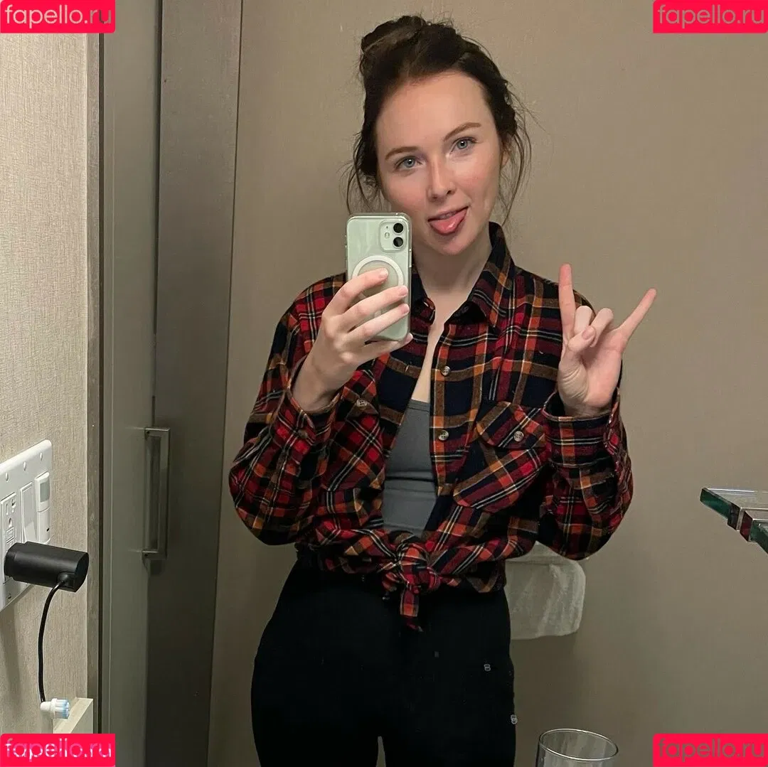 Molly Quinn Onlyfans Photo Gallery 