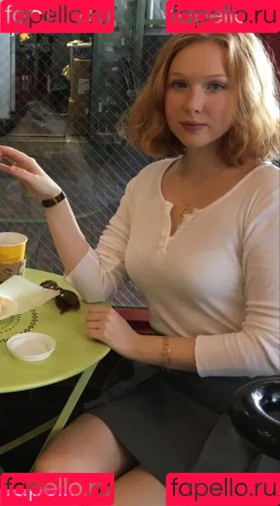 Molly Quinn Onlyfans Photo Gallery 