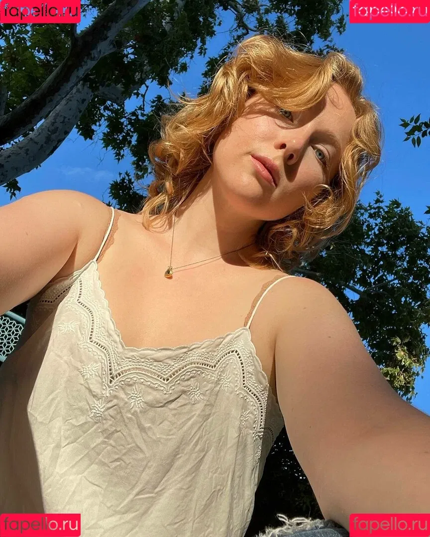 Molly Quinn Onlyfans Photo Gallery 