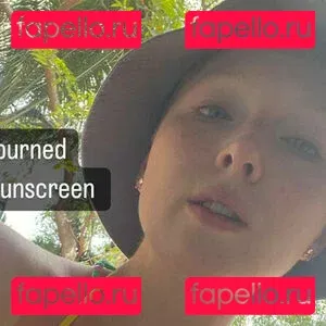 Molly Quinn Onlyfans Photo Gallery 