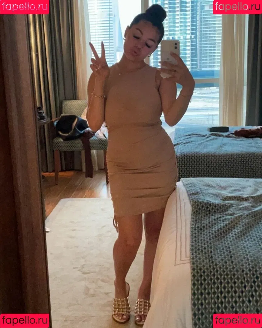 Tegan Hall Onlyfans Photo Gallery 