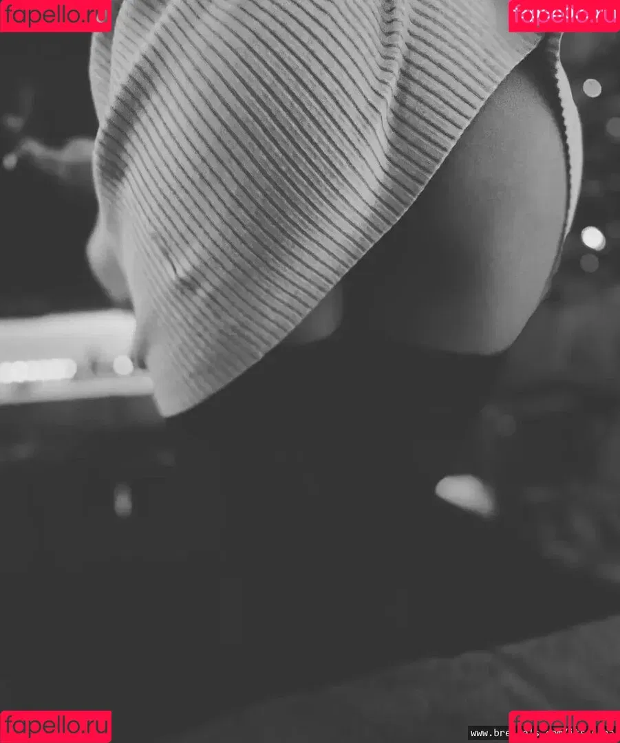 its-sina Onlyfans Photo Gallery 