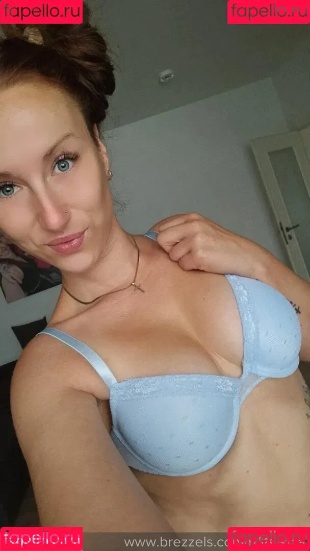 its-sina Onlyfans Photo Gallery 