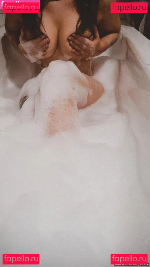 its-sina Onlyfans Photo Gallery 