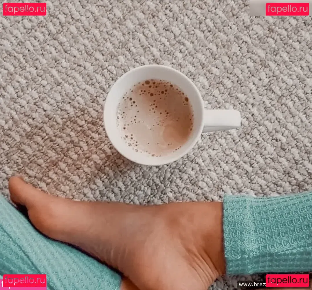 its-sina Onlyfans Photo Gallery 