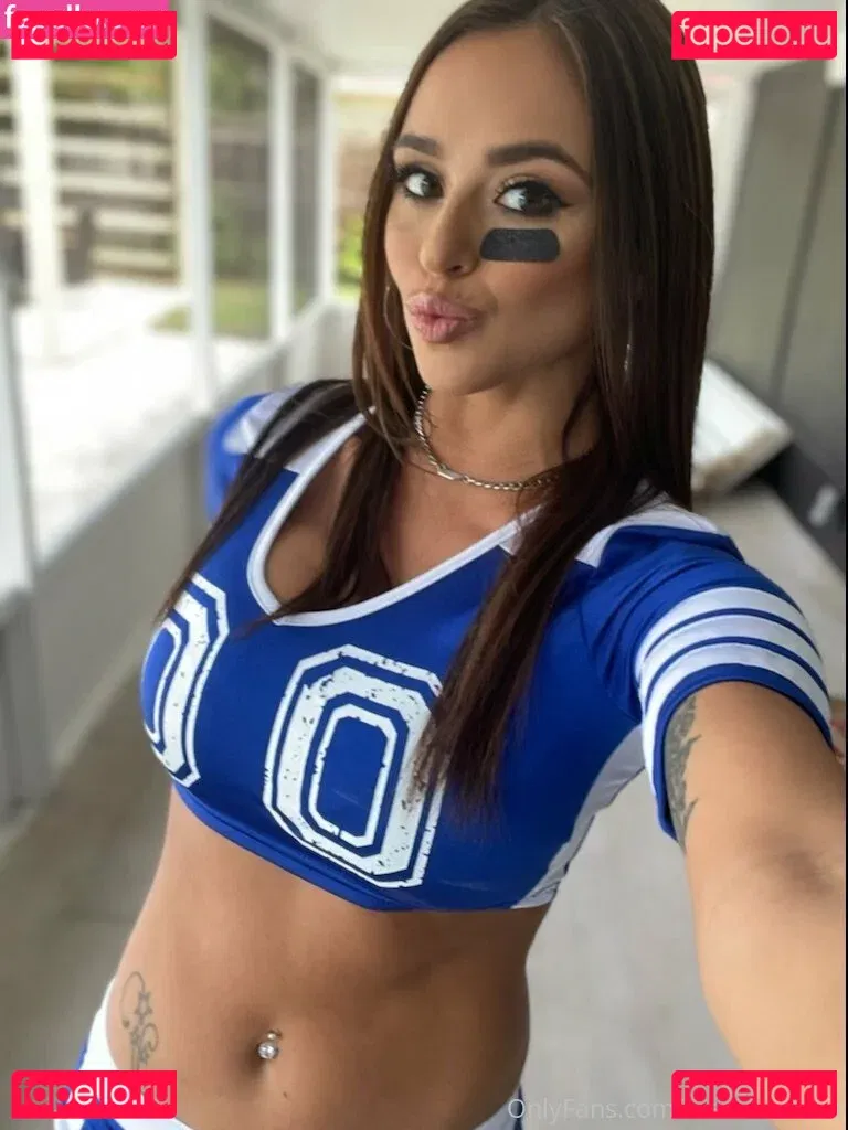 realarmaniblack Onlyfans Photo Gallery 