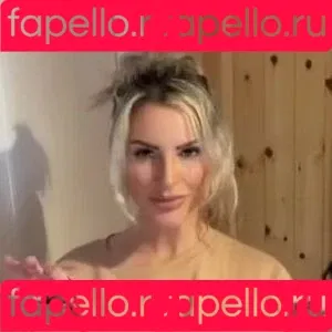 Holly J Genevieve Onlyfans Photo Gallery 