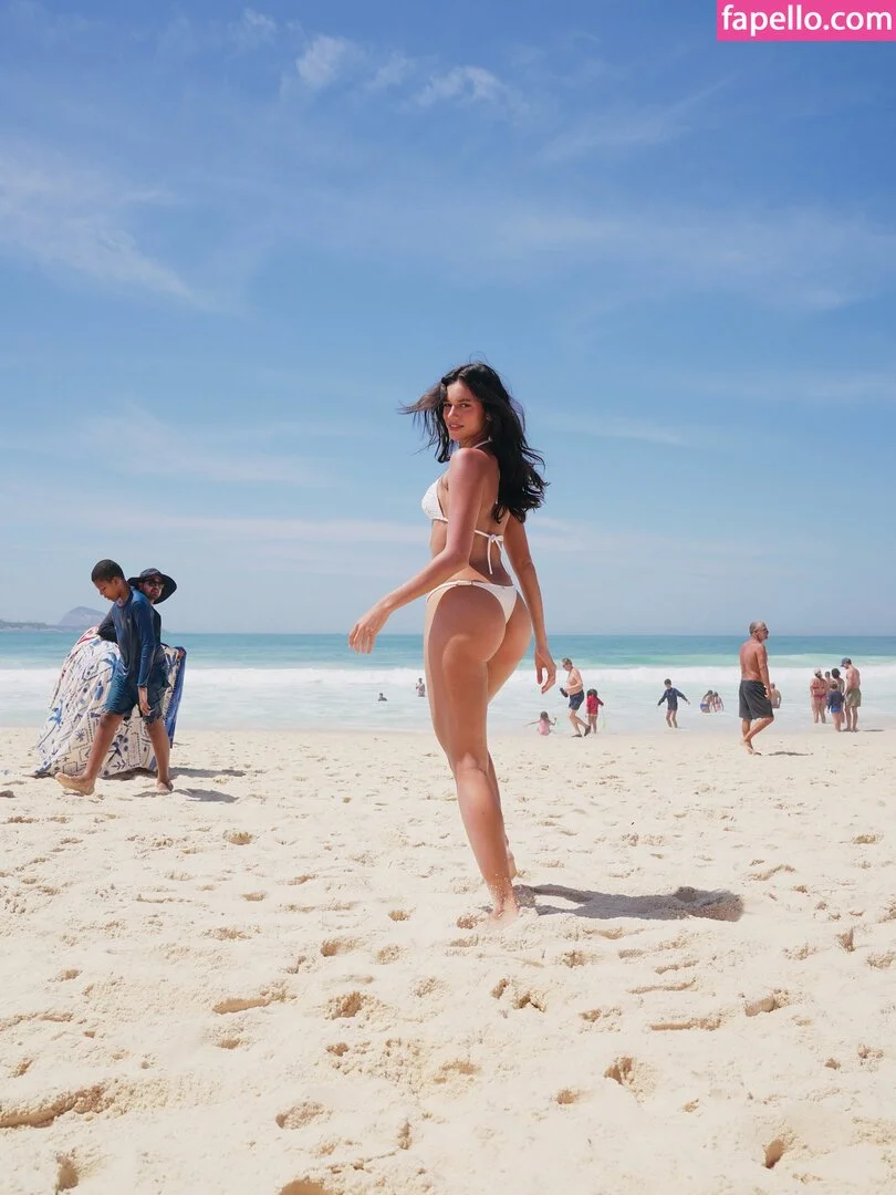 Alane Dias Nude Onlyfans Photo 17