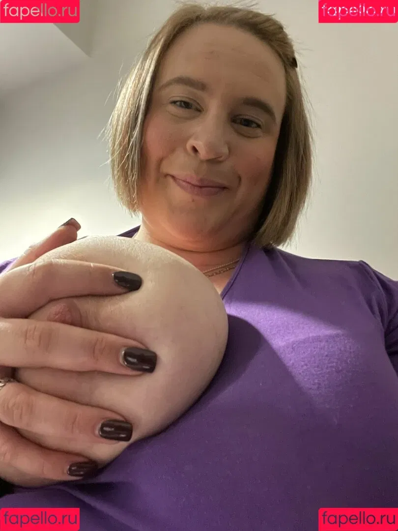JuicyJune Onlyfans Photo Gallery 