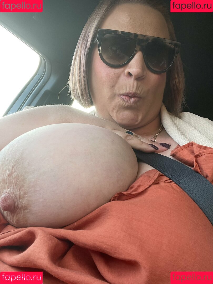 JuicyJune Onlyfans Photo Gallery 