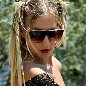 nmskkk5 Onlyfans Photo Gallery 