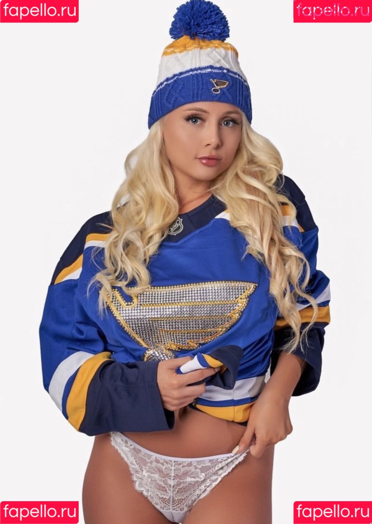 Cori SG Onlyfans Photo Gallery 