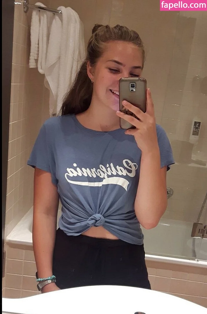 rikaaaaa Onlyfans Photo Gallery 