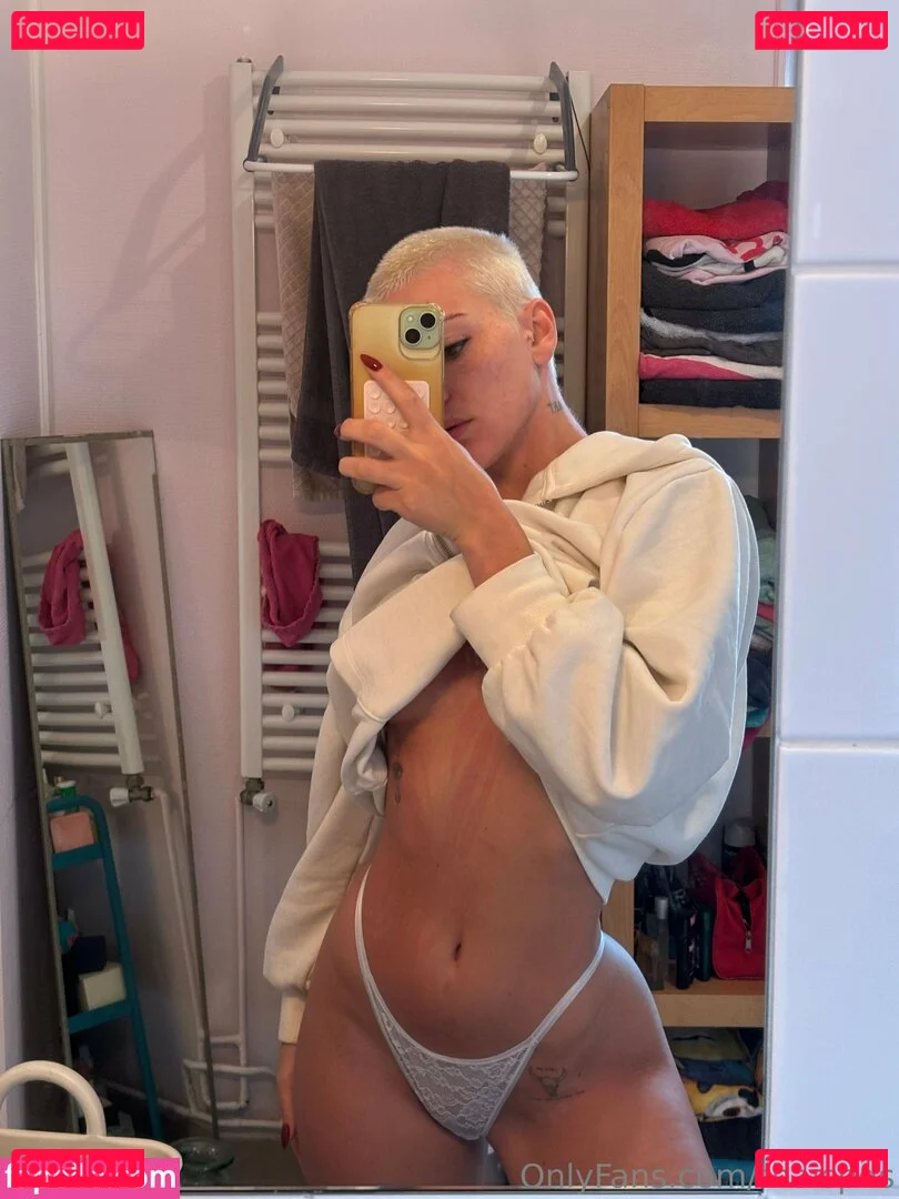 Thais Onlyfans Photo Gallery 