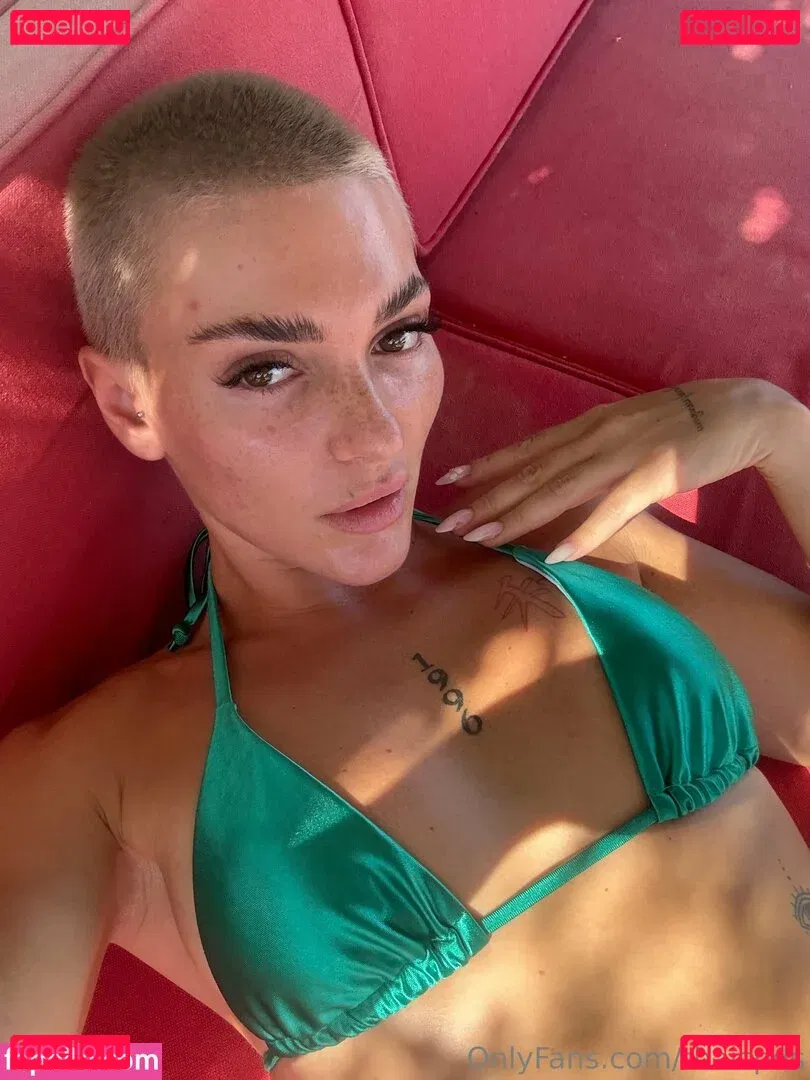 Thais Onlyfans Photo Gallery 