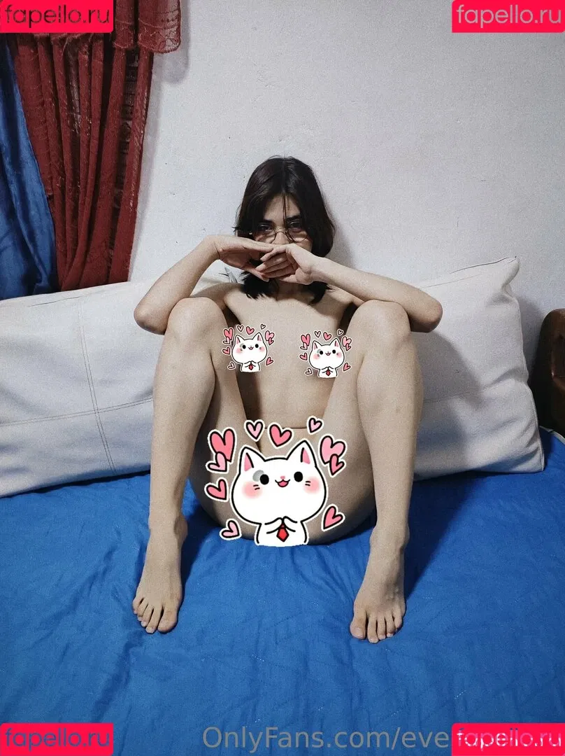 evee_meow Onlyfans Photo Gallery 