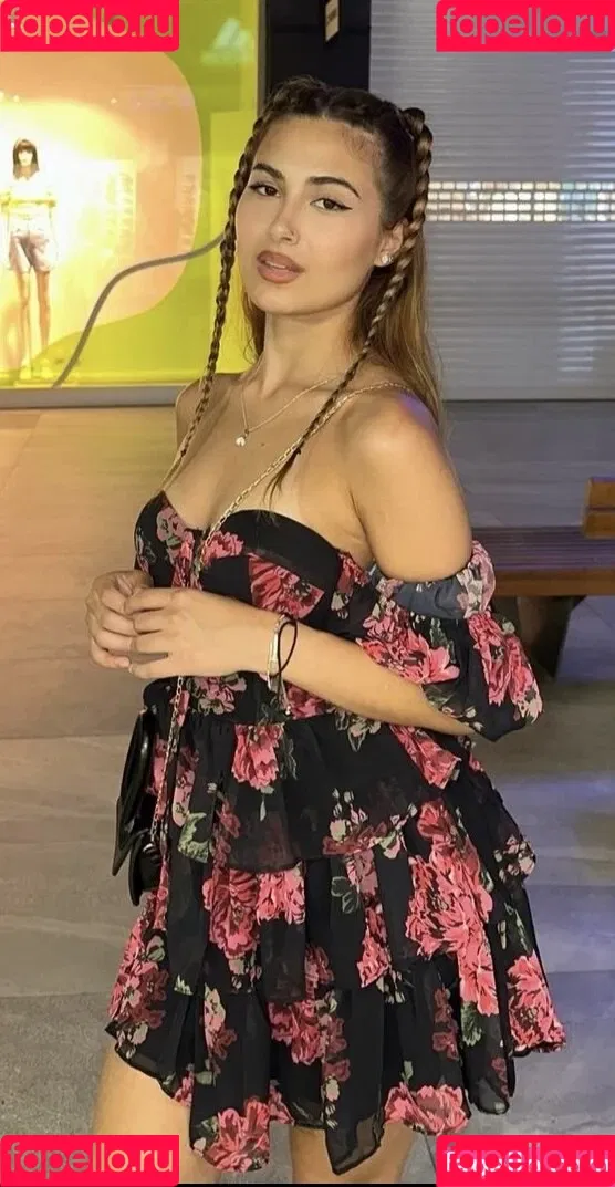 nurcinaleyna - Influencer Onlyfans Photo Gallery 