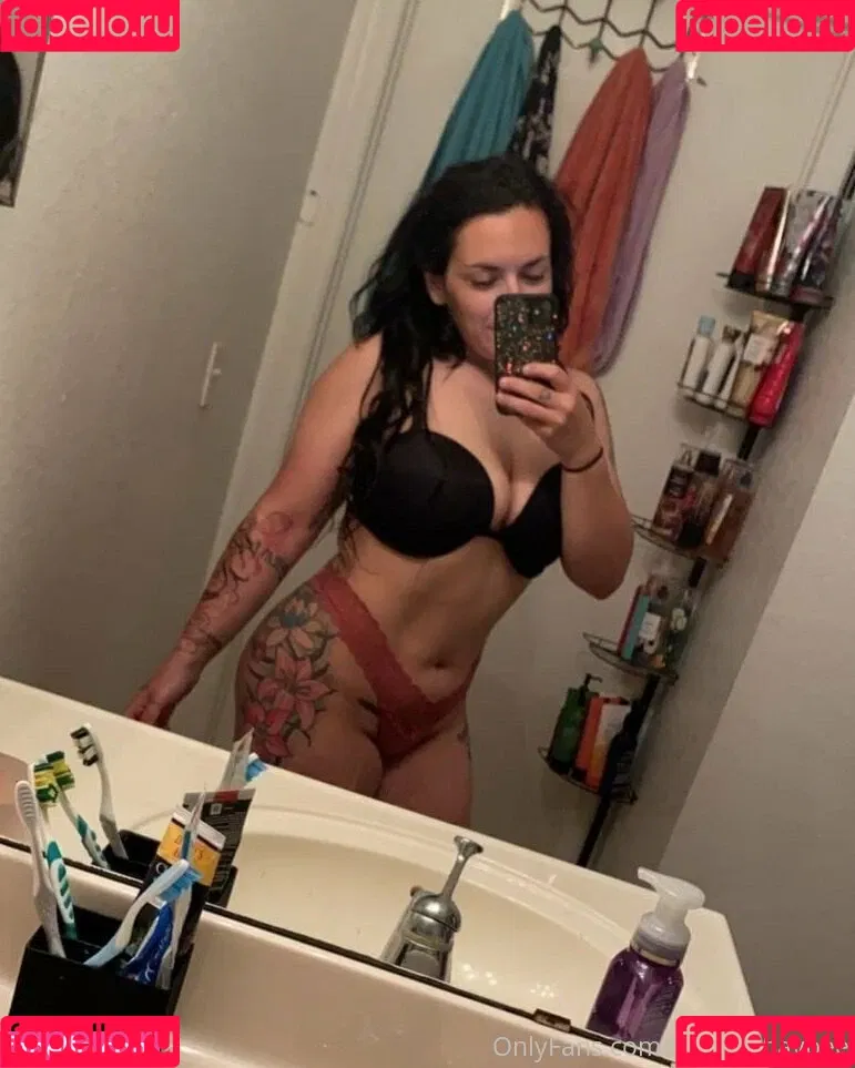 itsmellybaybee Onlyfans Photo Gallery 