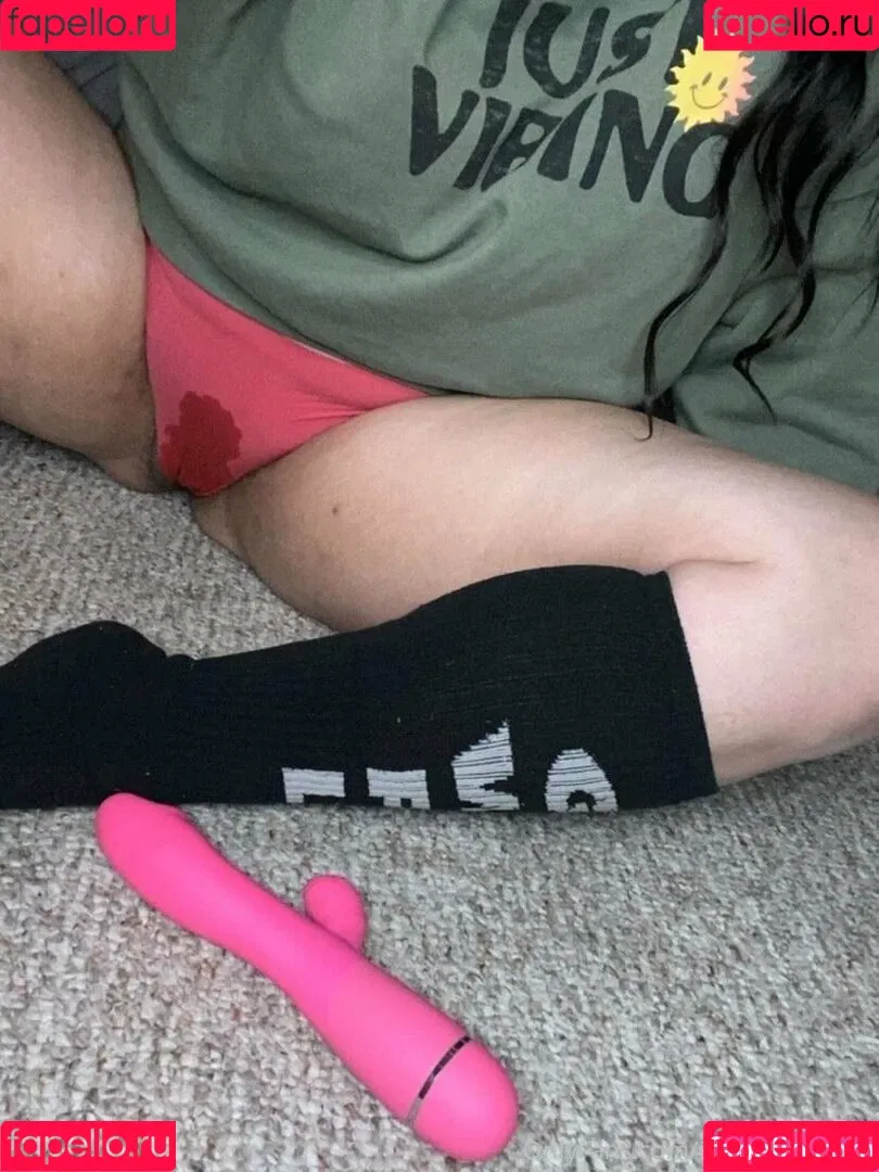 itsmellybaybee Onlyfans Photo Gallery 