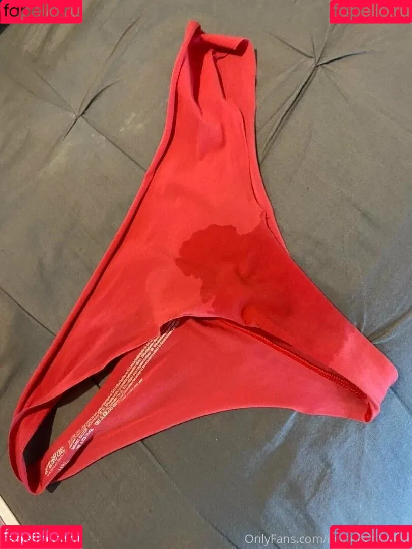 itsmellybaybee Onlyfans Photo Gallery 