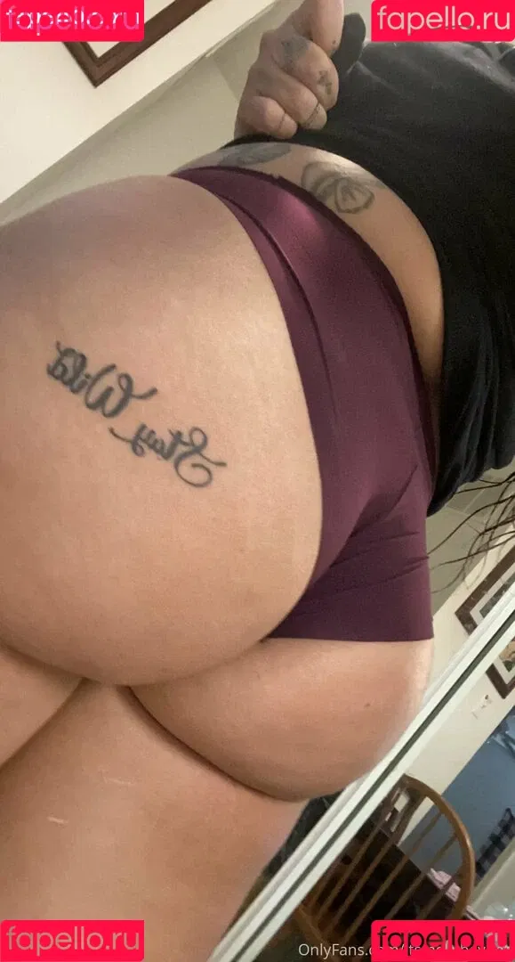 itsmellybaybee Onlyfans Photo Gallery 
