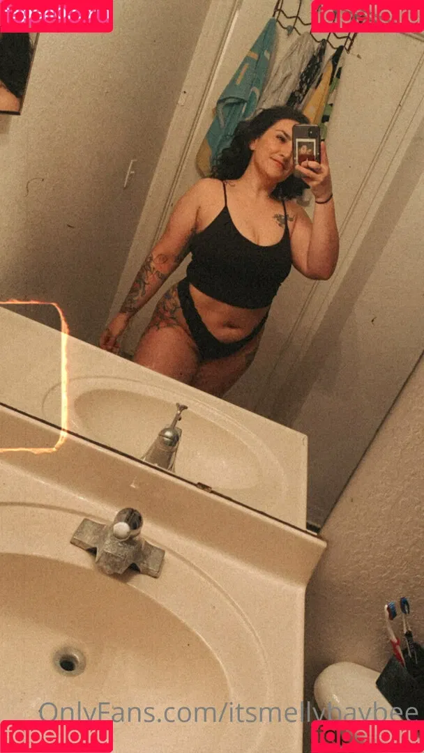 itsmellybaybee Onlyfans Photo Gallery 
