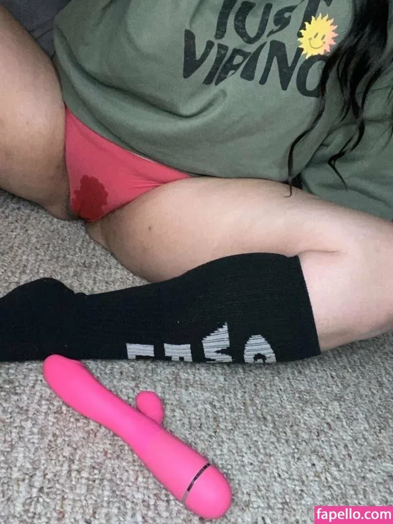 itsmellybaybee Onlyfans Photo Gallery 